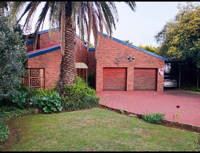 3 BEDROOM HOUSE FOR SALE IN VANDERBIJLPARK SE 3